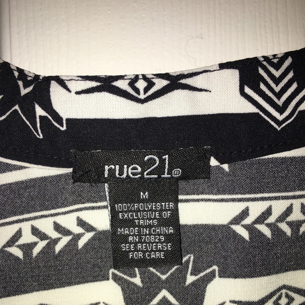 Patterned dress - Picture 3 of 3